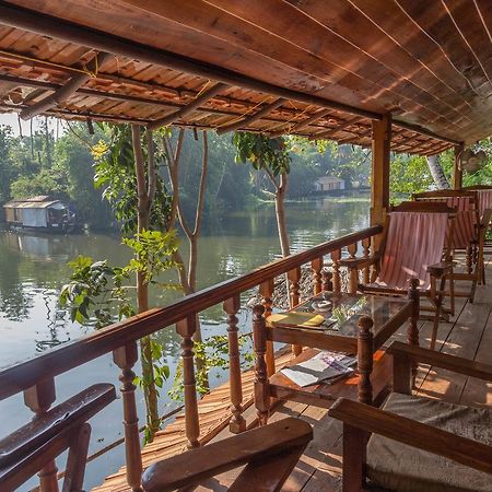 Malayalam Lake Resort Alappuzha Luaran gambar