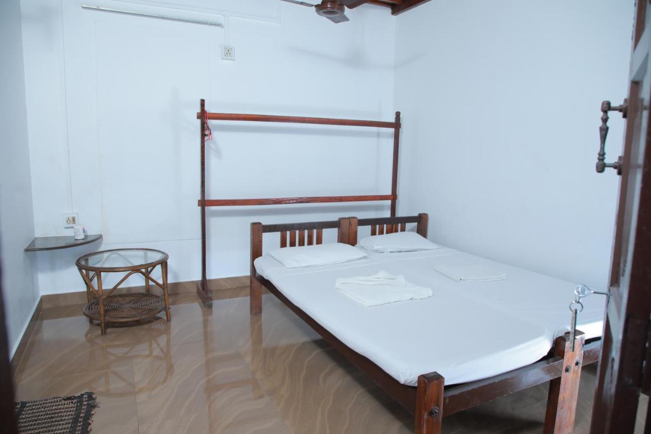 Malayalam Lake Resort Alappuzha Luaran gambar