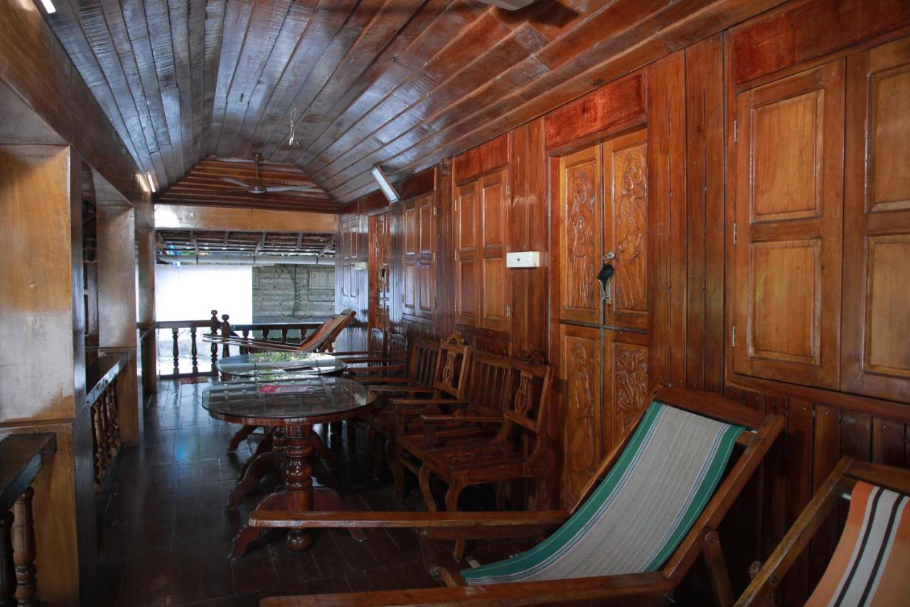 Malayalam Lake Resort Alappuzha Luaran gambar