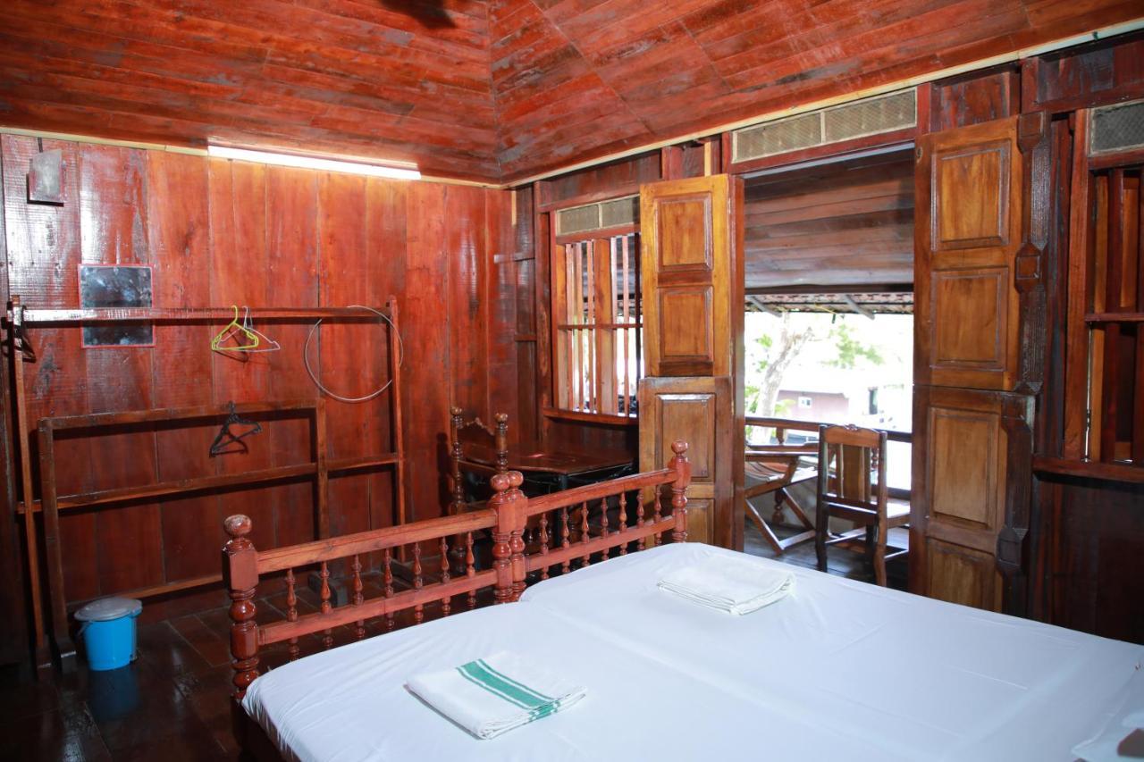 Malayalam Lake Resort Alappuzha Luaran gambar