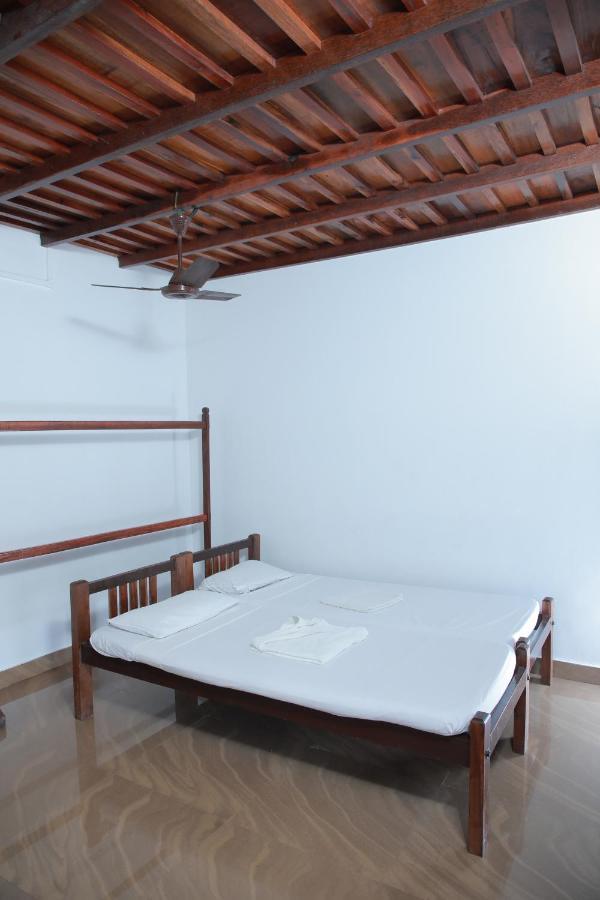 Malayalam Lake Resort Alappuzha Luaran gambar