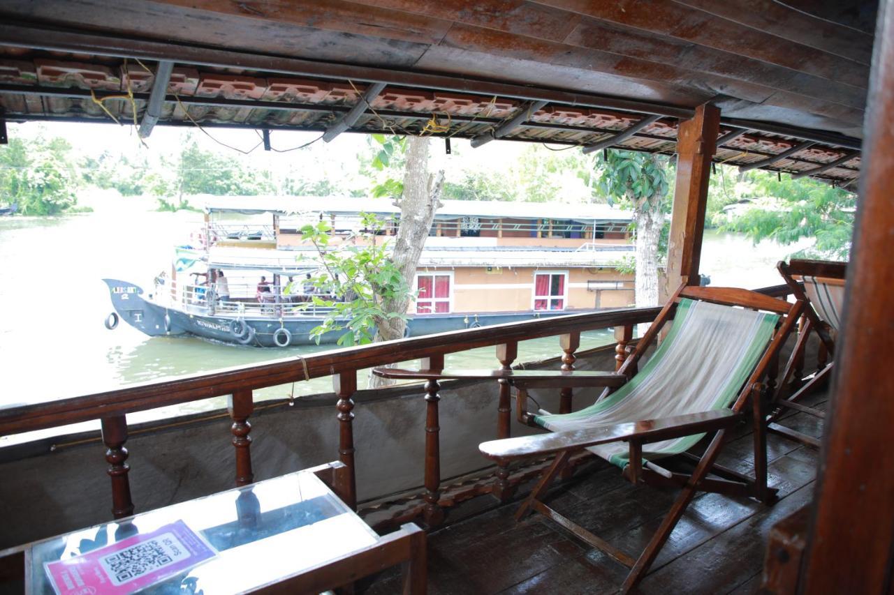 Malayalam Lake Resort Alappuzha Luaran gambar