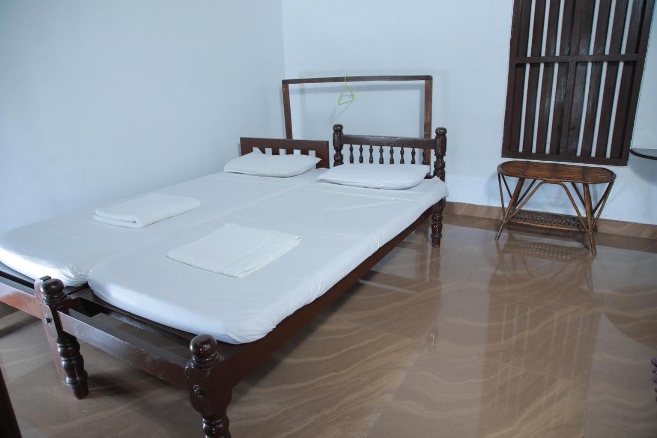 Malayalam Lake Resort Alappuzha Luaran gambar