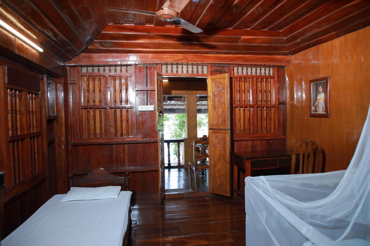Malayalam Lake Resort Alappuzha Luaran gambar
