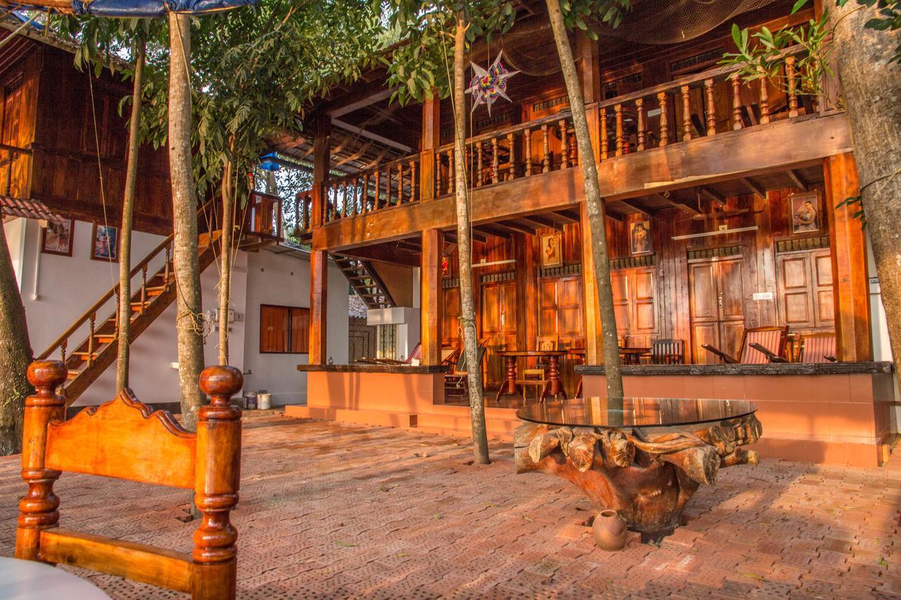 Malayalam Lake Resort Alappuzha Luaran gambar