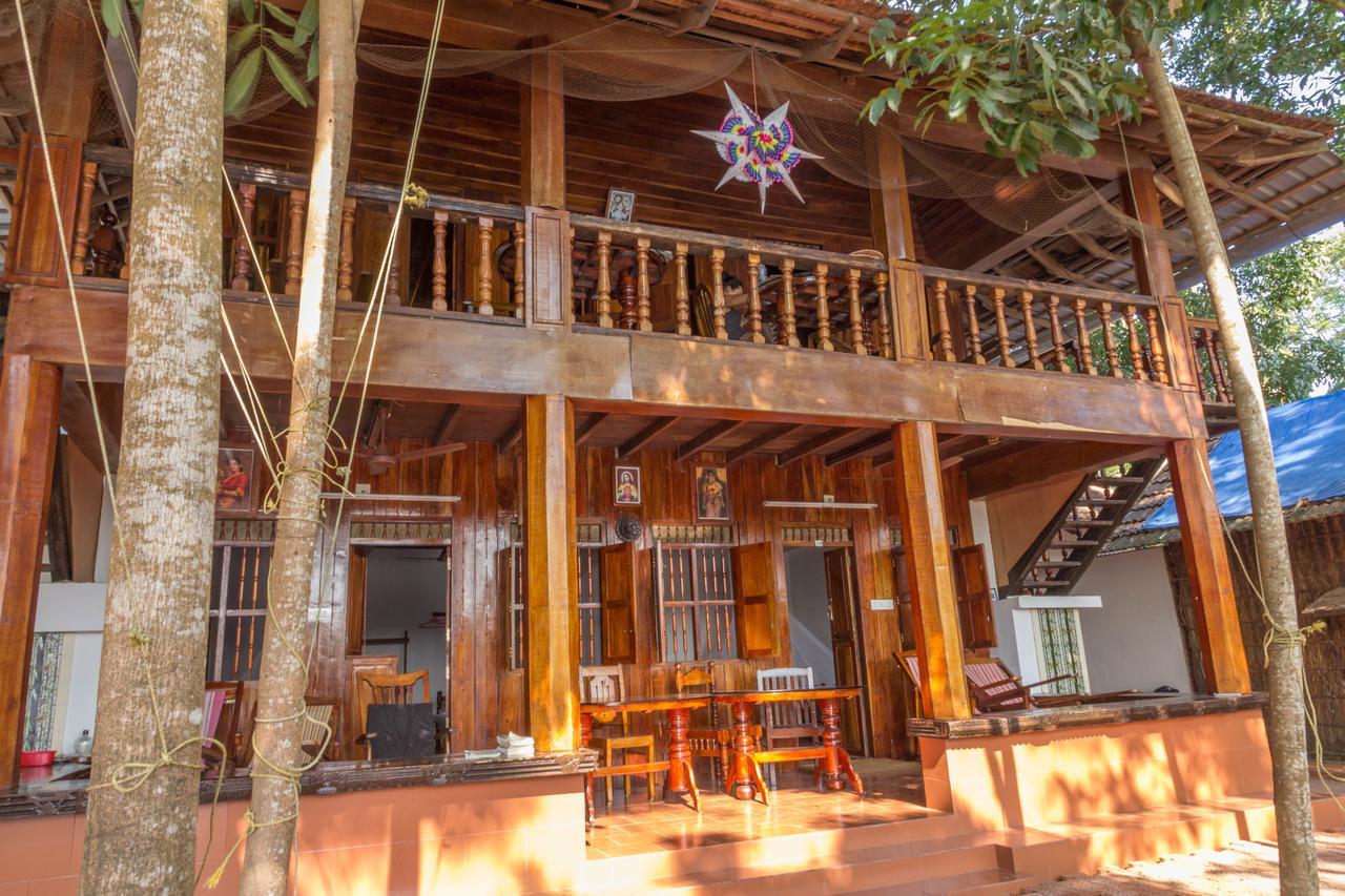 Malayalam Lake Resort Alappuzha Luaran gambar