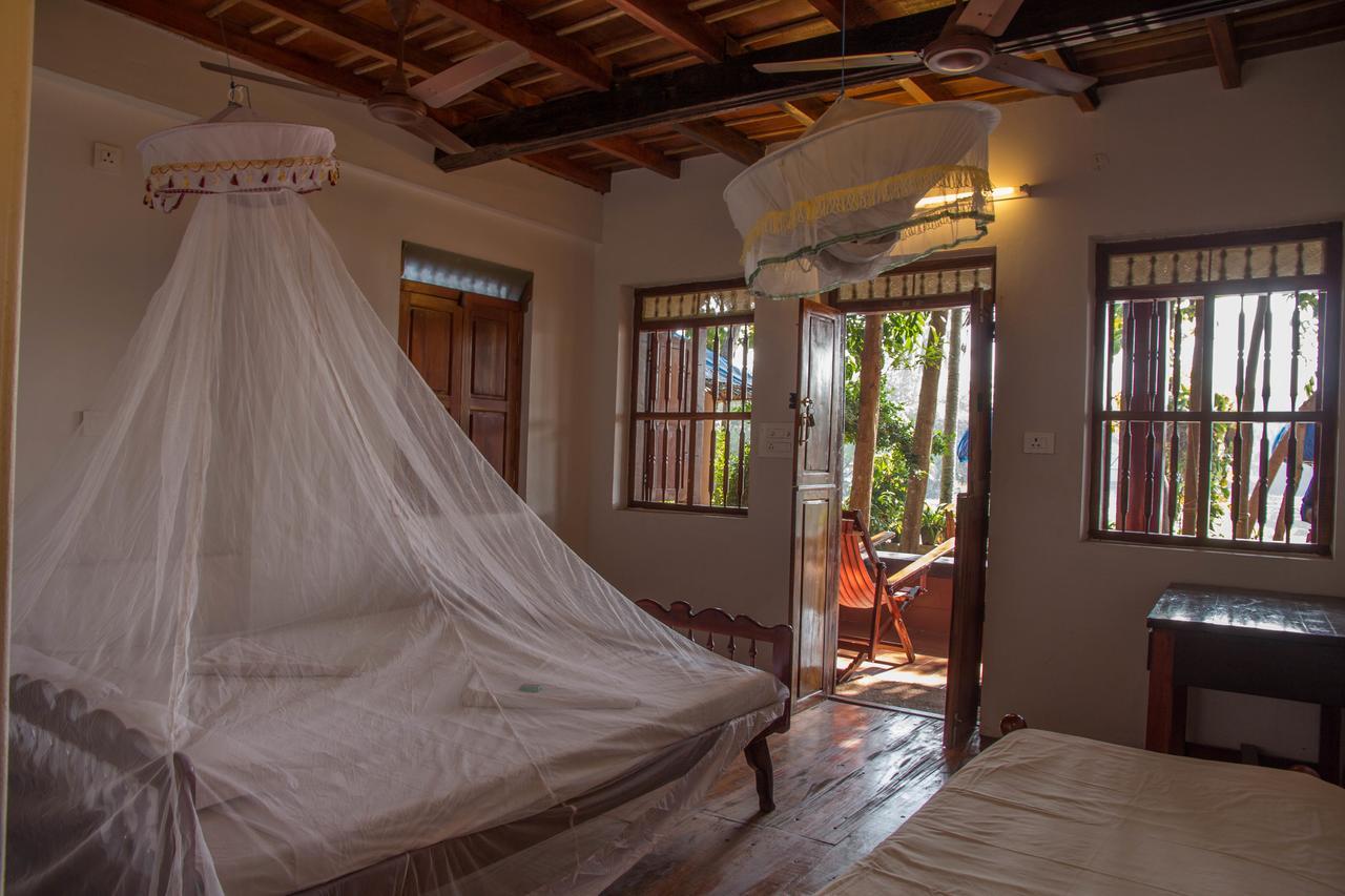 Malayalam Lake Resort Alappuzha Luaran gambar
