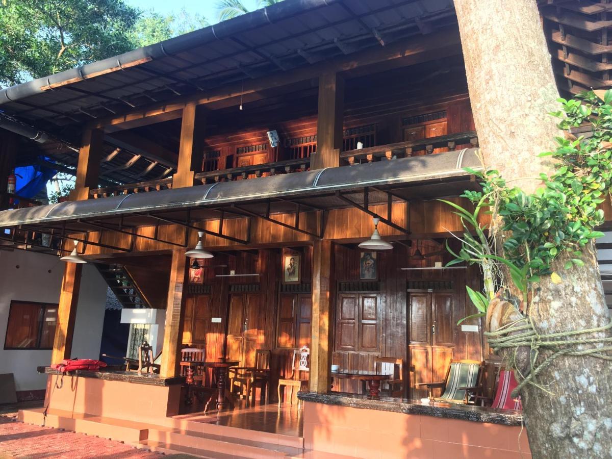 Malayalam Lake Resort Alappuzha Luaran gambar
